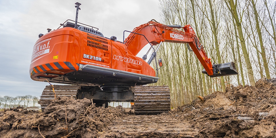 Kobelco hybride graafmachine voor Van Eijk