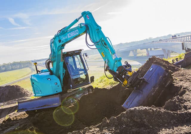 kemp 10438 afl kobelco sk75sr 7 overvest 12 hr