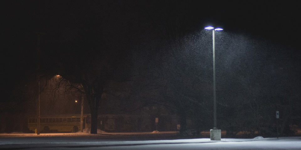 Lantaarnpalen geven duur licht