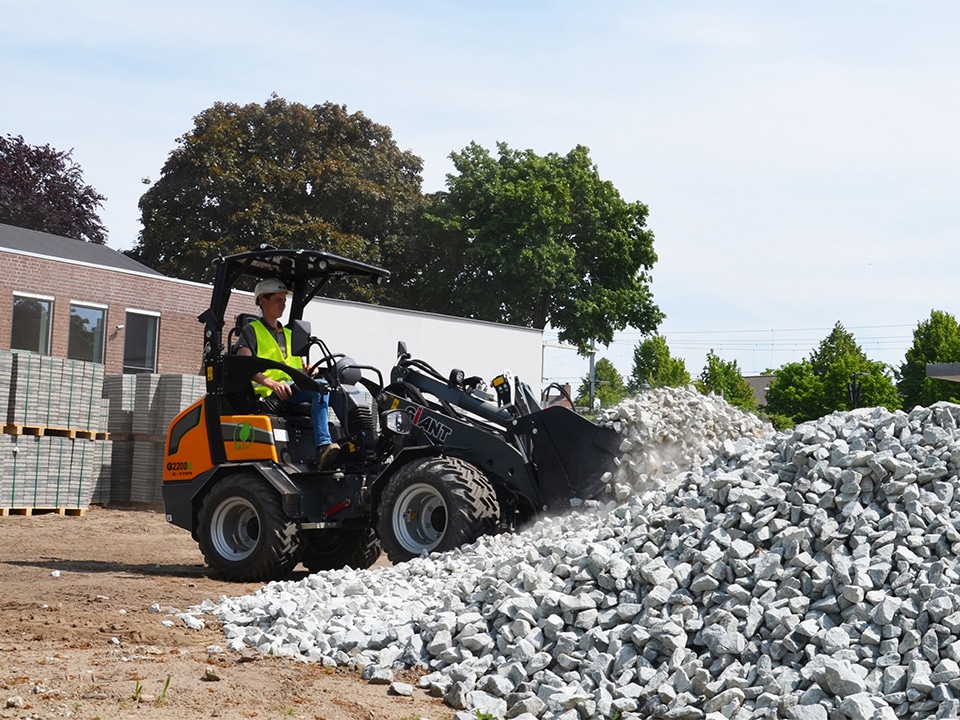 Volledige dag werken met elektrische GIANT G2200E X-TRA
