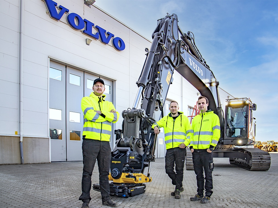 Eerste ter wereld met een Volvo Smart Connect-graafmachine – compleet met automatisch snelwisselsysteem en draaikantelstuk