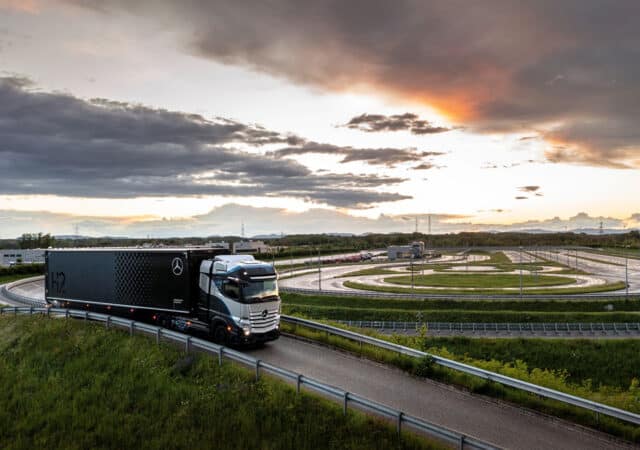 b014daimlertrucksstartuitgebreidetestsmetbrandstofceltruck 3 kopiëren