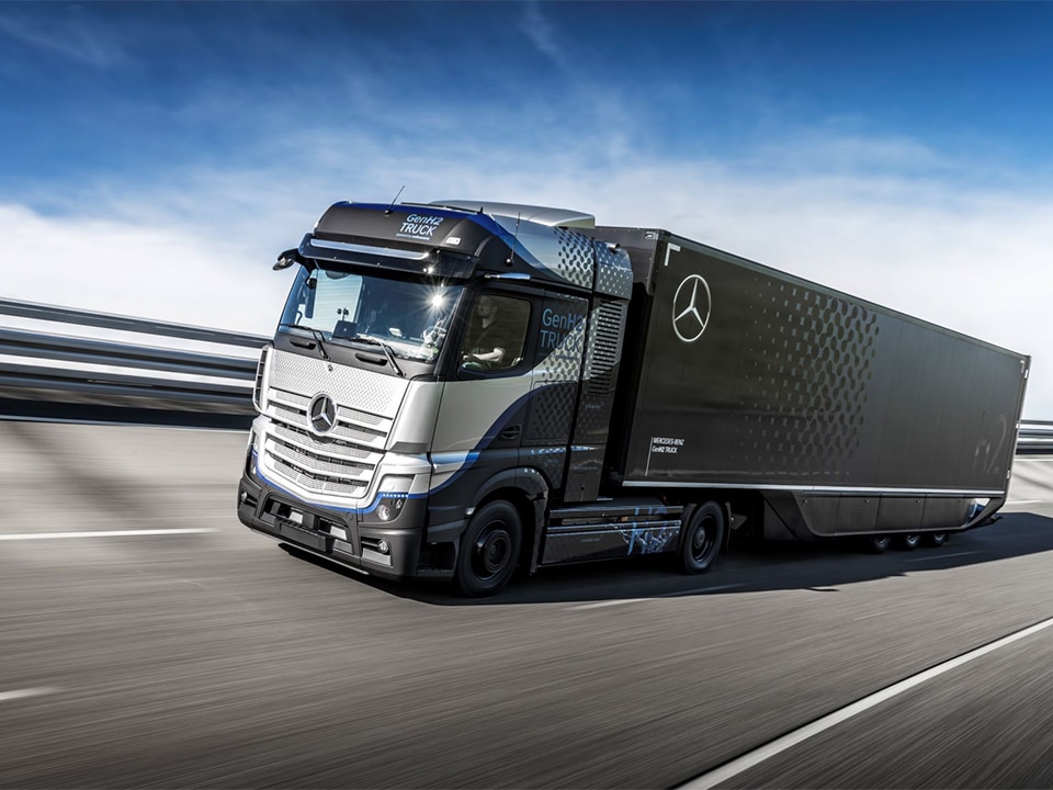 b014daimlertrucksstartuitgebreidetestsmetbrandstofceltruck kopiëren