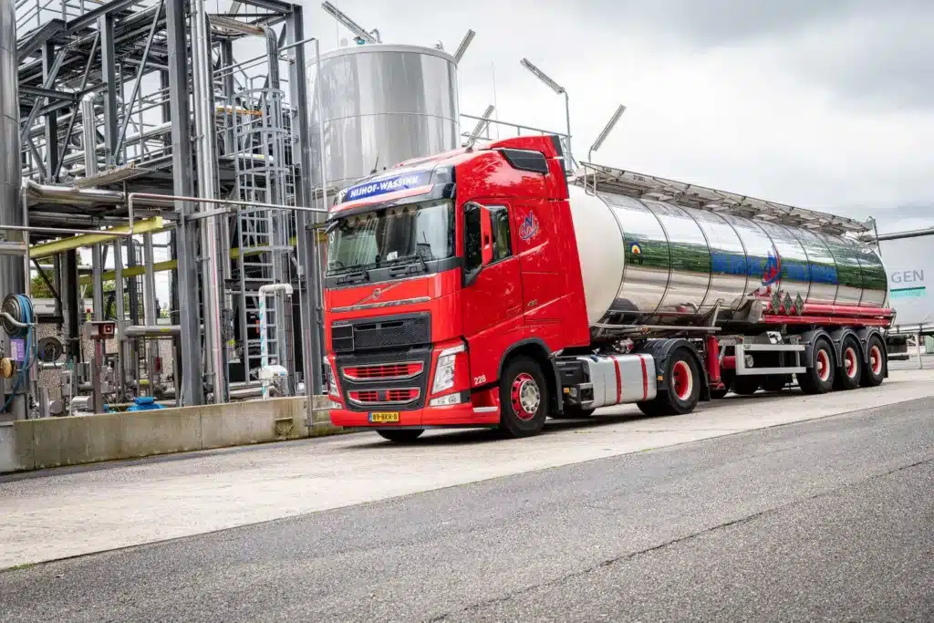 volvo fh light concept nijhof wassink met dakspoiler 1