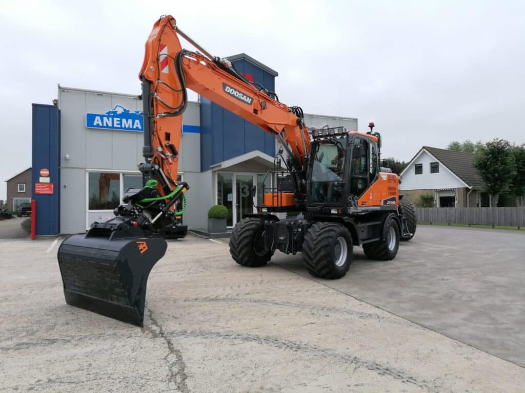 Doosan DX140W-5 nieuwe aanwinst voor Mulder FlevoTrans uit Tollebeek