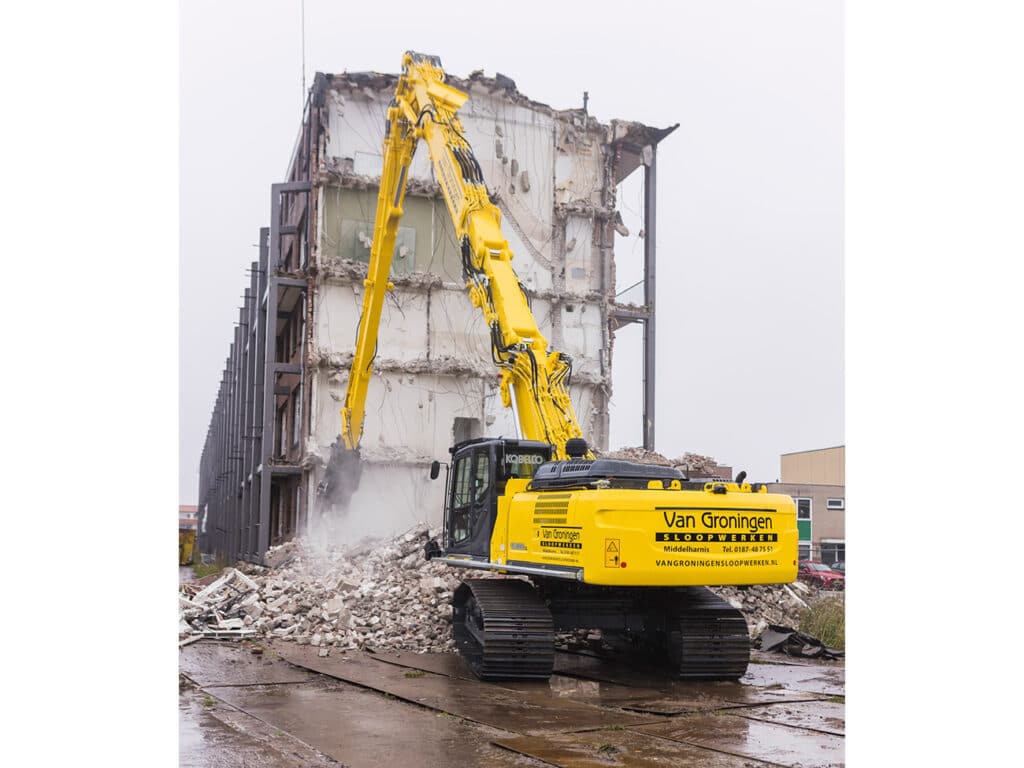kemp 12569 afl Kobelco SK400DLC Van Groningen Sloopwerken lr 1