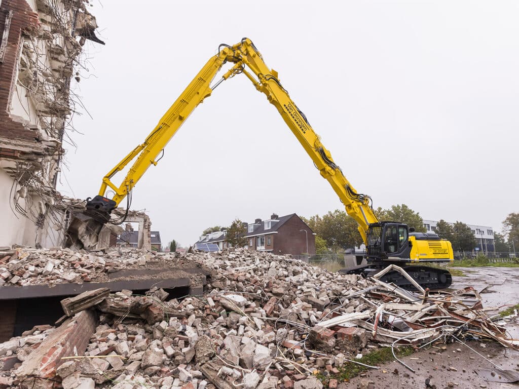 Kobelco SK400DLC-10E voor Van Groningen Sloopwerken