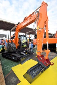 Hitachi ZE85