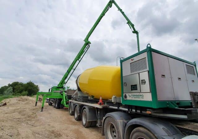 RTGPR002 electric H2 PTO 2 lo res