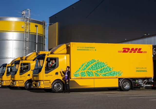 volvo fe electric dhl parcel zijaanzicht