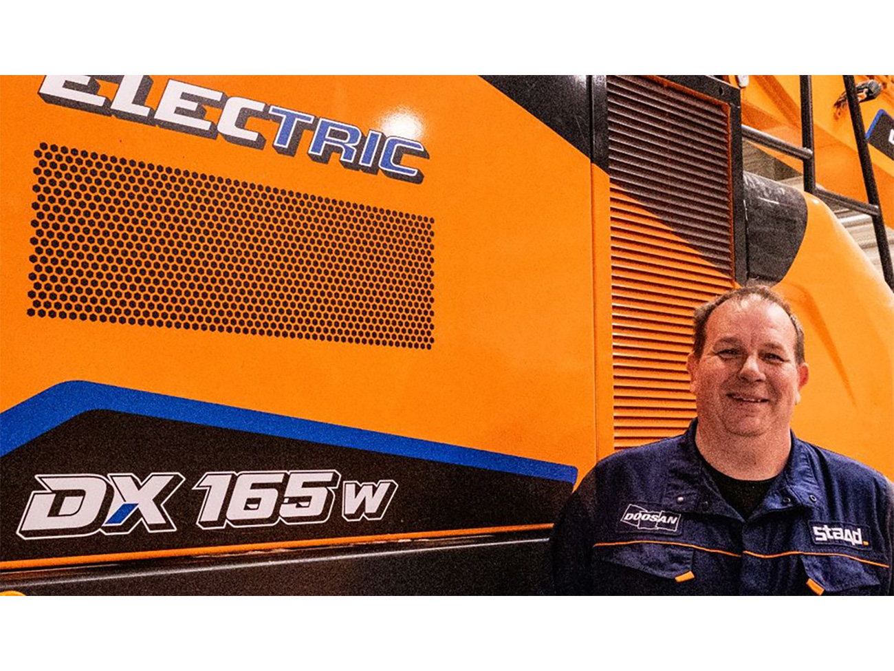 Mechaniker im Gespräch mit Corne 11
