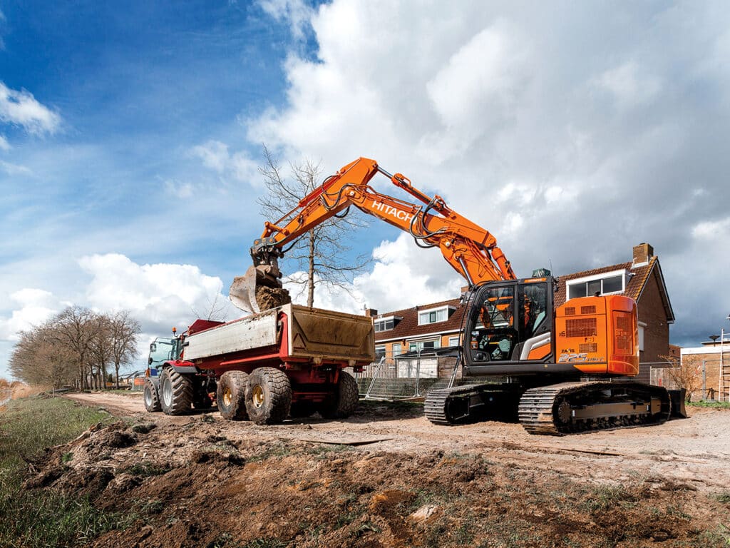 Hitachi ZX225USLC 7 puur hollands