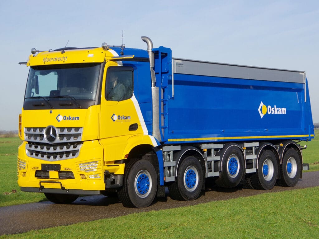 VELDHUIZEN MERCEDES 10x4 Oskam lv 1