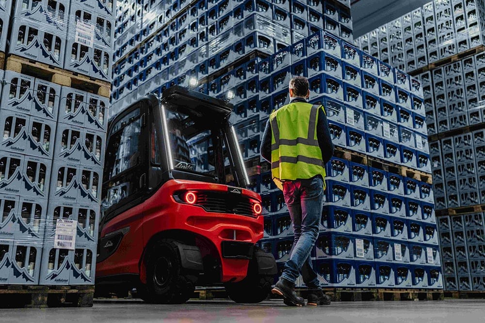 Linde radar system increases safety when reversing forklifts