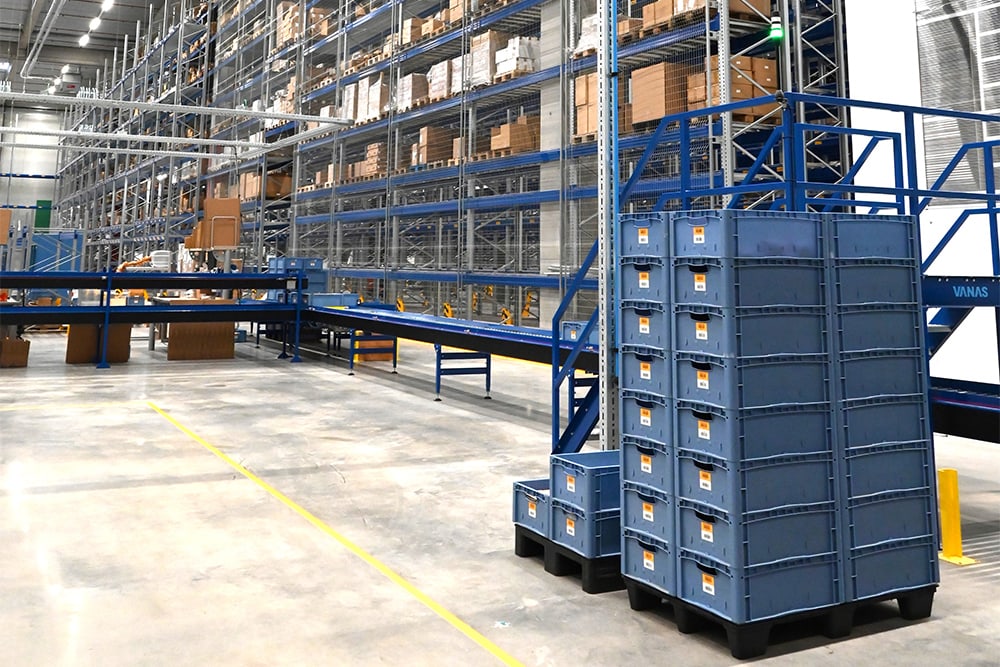 Brady s new distribution centre maximises storage capacity with VLM s and 15 metre high racking