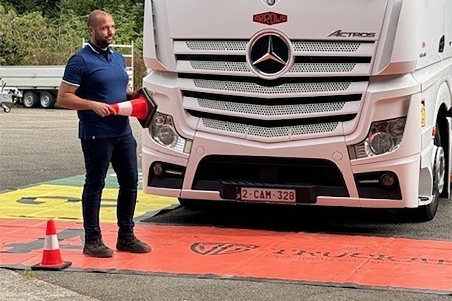 Digitale en praktijkgerichte opleidingen voor de logistieke sector 1