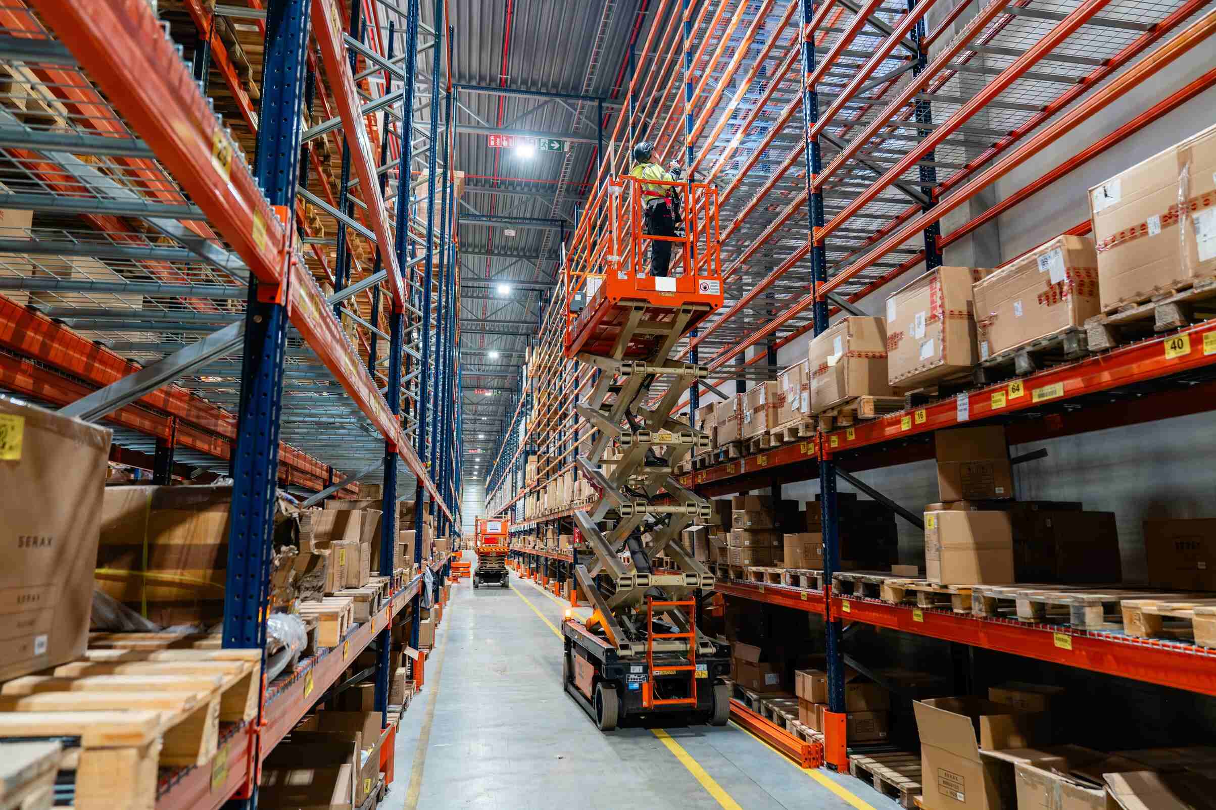 From small warehouse racks to high-rise installations: SESS Europe provides thorough inspection and attestation 7