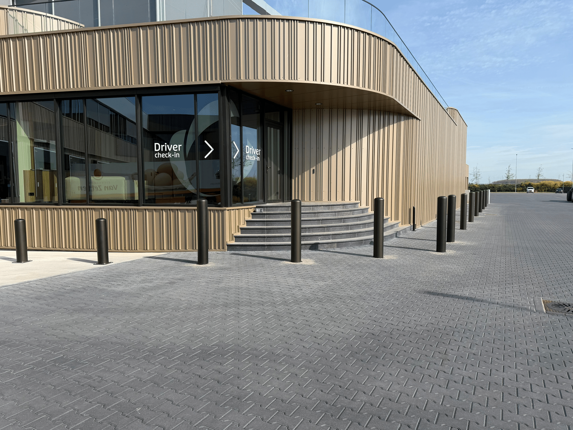 Aanrijdbeveiliging en belijning leidt tot veiliger en gestructureerder werken 2