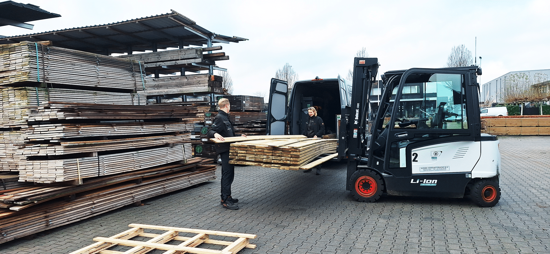 Elektrische heftrucks maken houthandel bijna volledig zelfvoorzienend 1