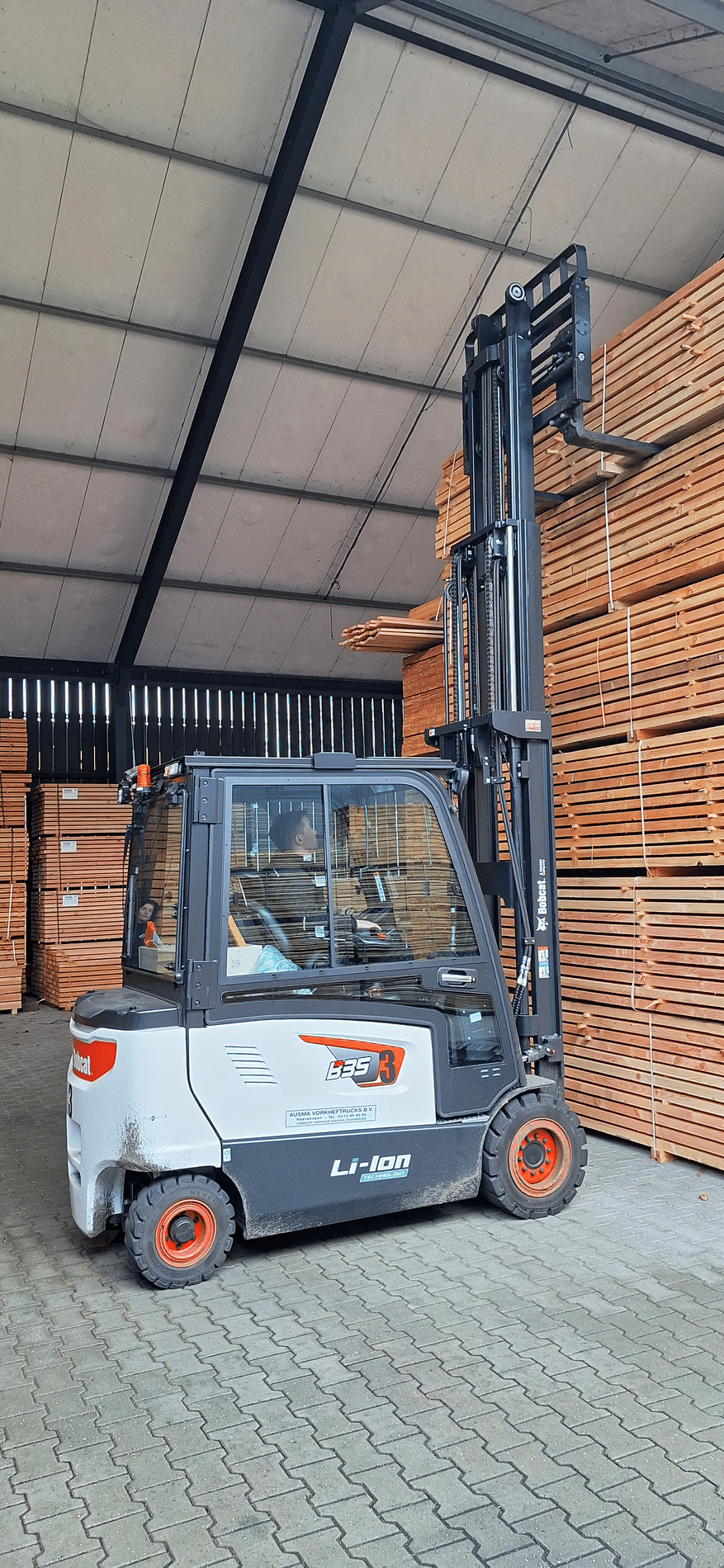 Elektrische heftrucks maken houthandel bijna volledig zelfvoorzienend 1