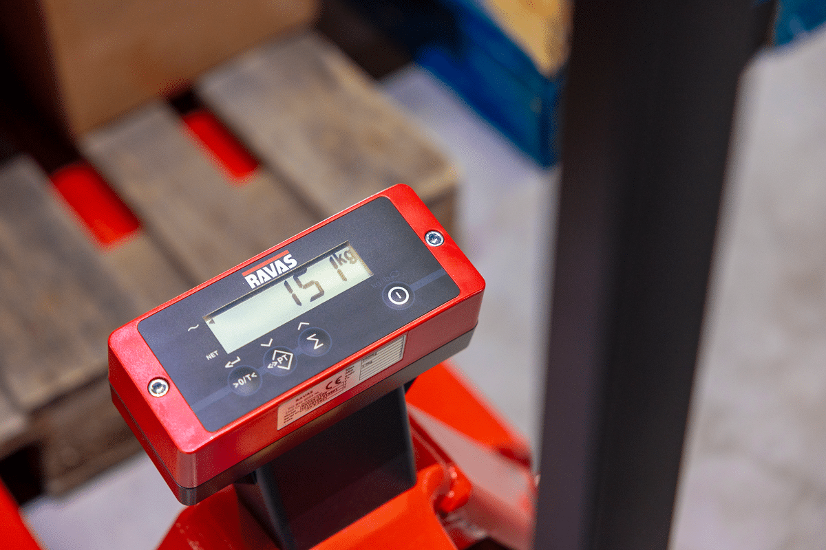 RAVAS and Versland Selection BV Are Taking Each Other to the Next Level Thanks to Innovative Weighing Forklift Forks 2