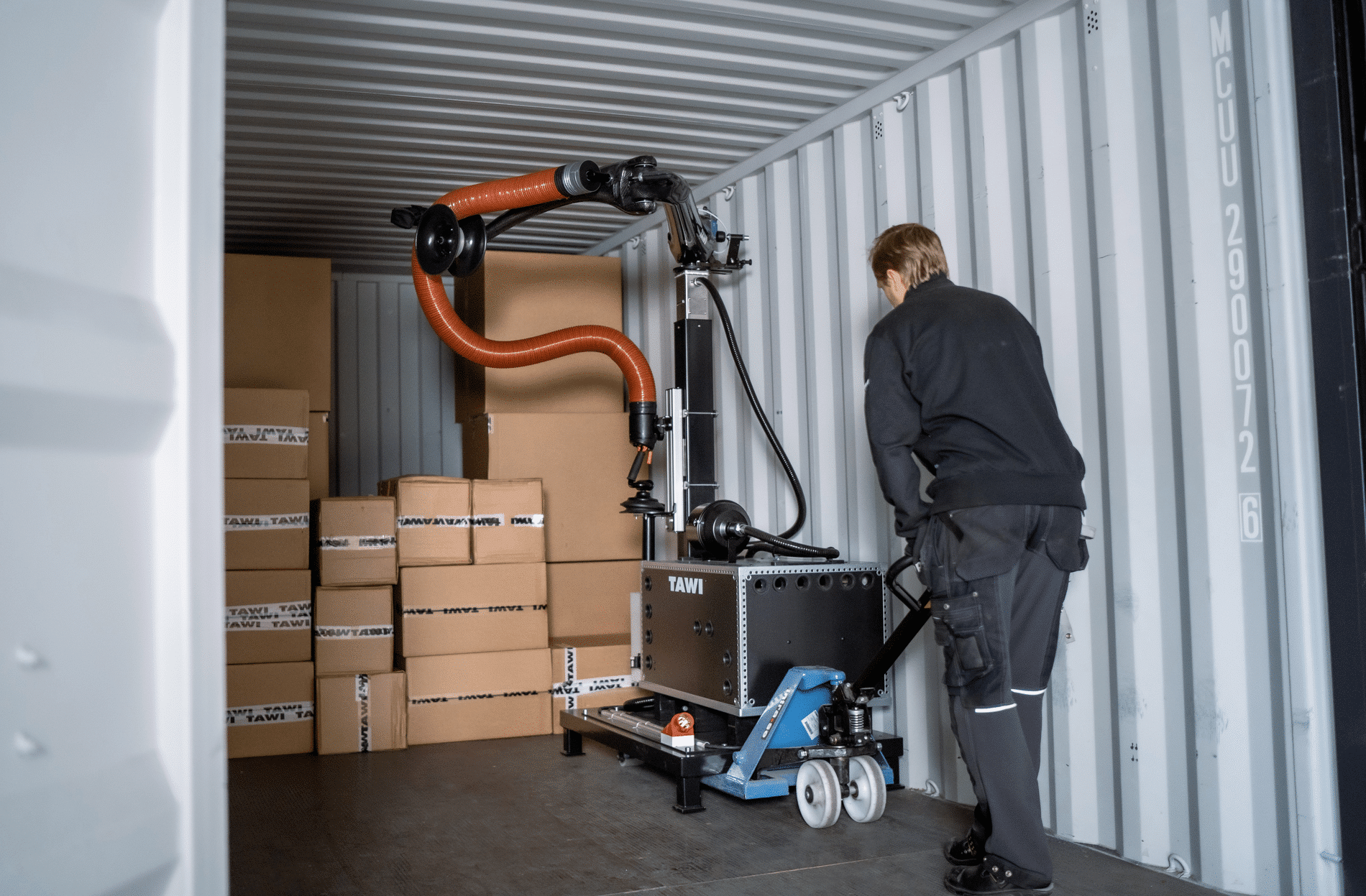 Ergonomische tilhulpmiddelen vormen waardevolle aanvulling op geautomatiseerde processen 1