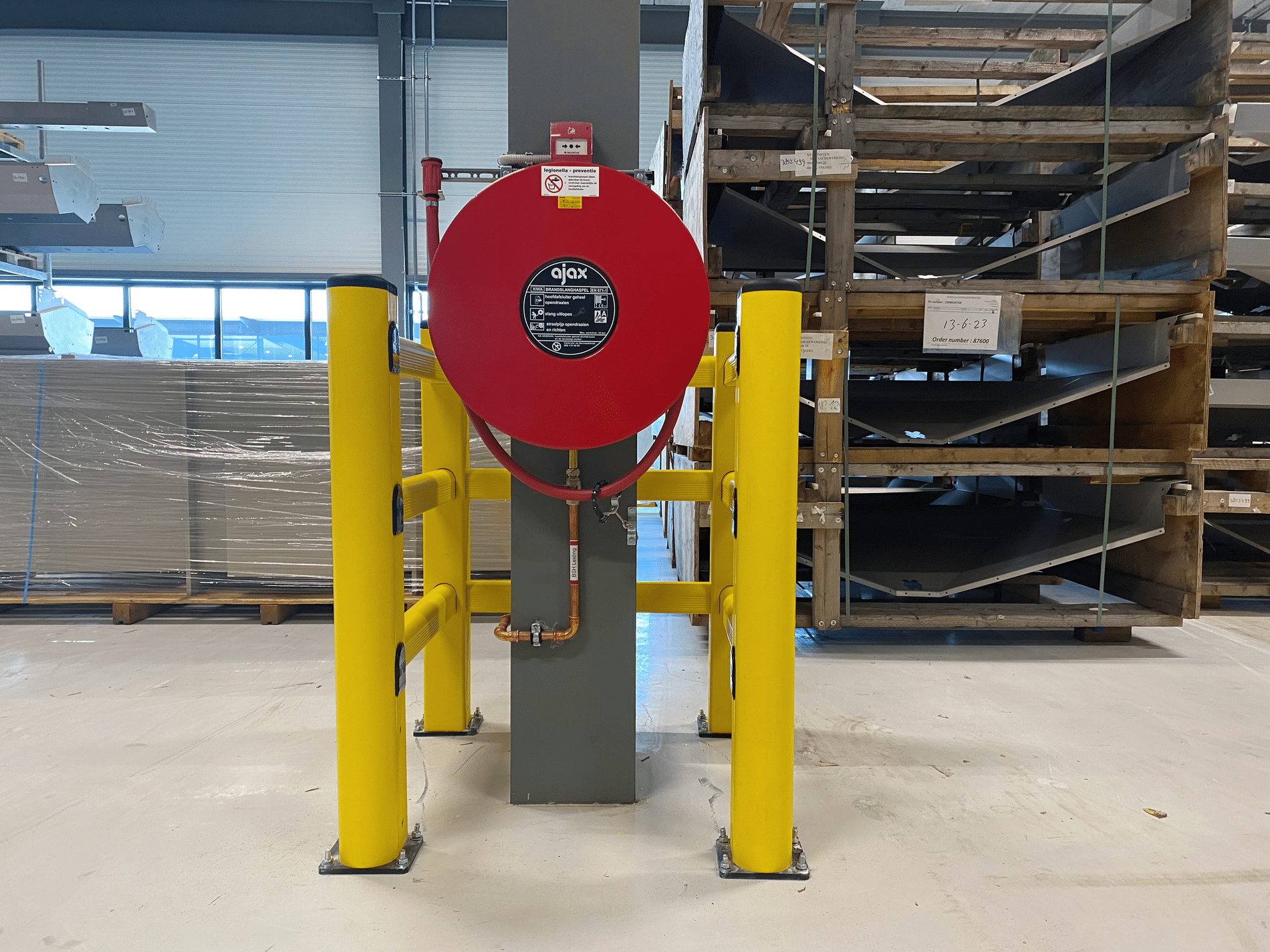 Machine manufacturer consistently chooses the same collision protection specialist 4