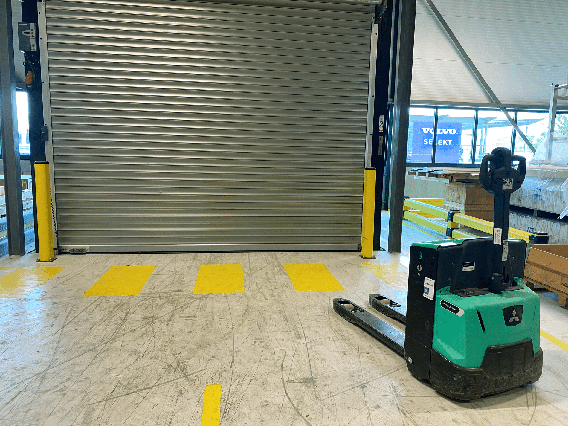 Machine manufacturer consistently chooses the same collision protection specialist 5