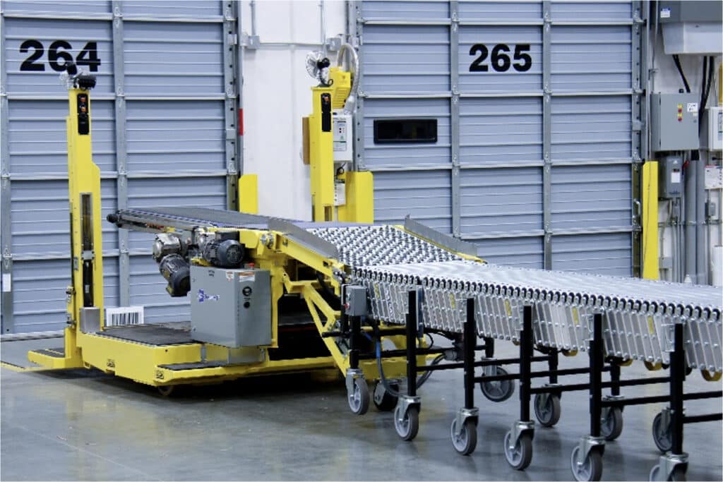 DPD Nederland investeert in ergonomische hub-transformatie met 19 Destuff-it™  units en 17 JumboFlex slangheffers van Schmalz. 1