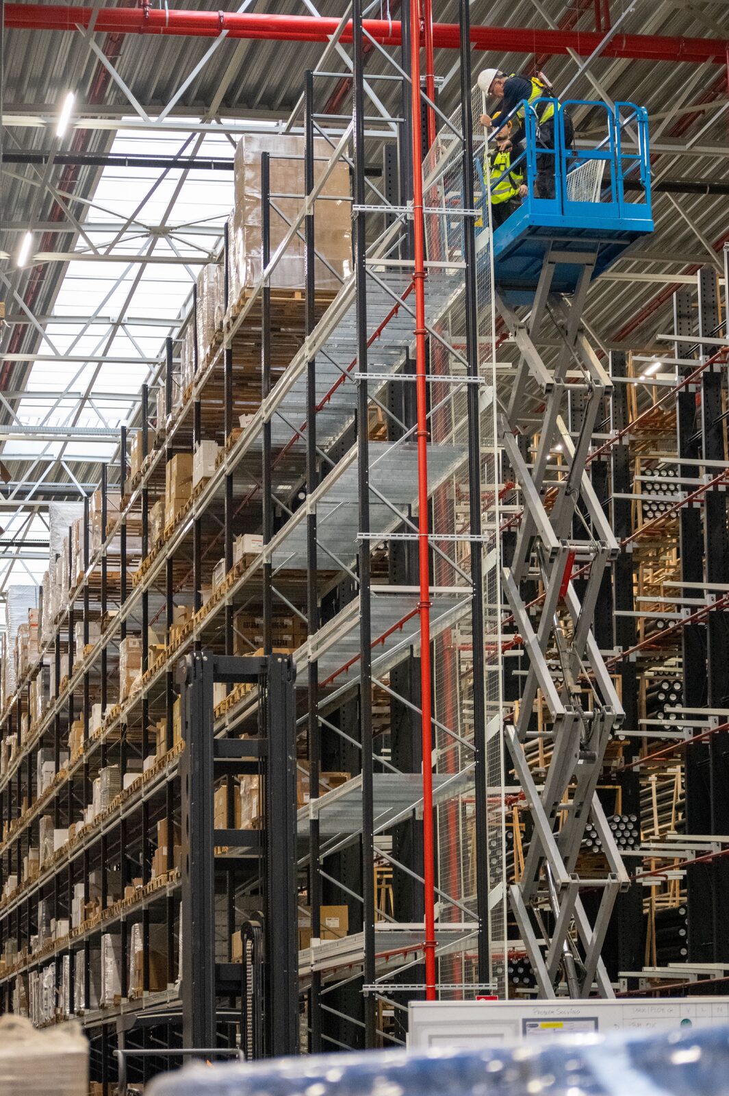 MDO Group biedt totaalpakket voor veilig magazijn, van veiligheidsinspecties tot bureelcabines 2